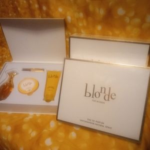 🧴💛Price Drop ⬇️ 25%. You smell so GOOD! Blonde Eau De Parfum 4-pc gift set. 💛